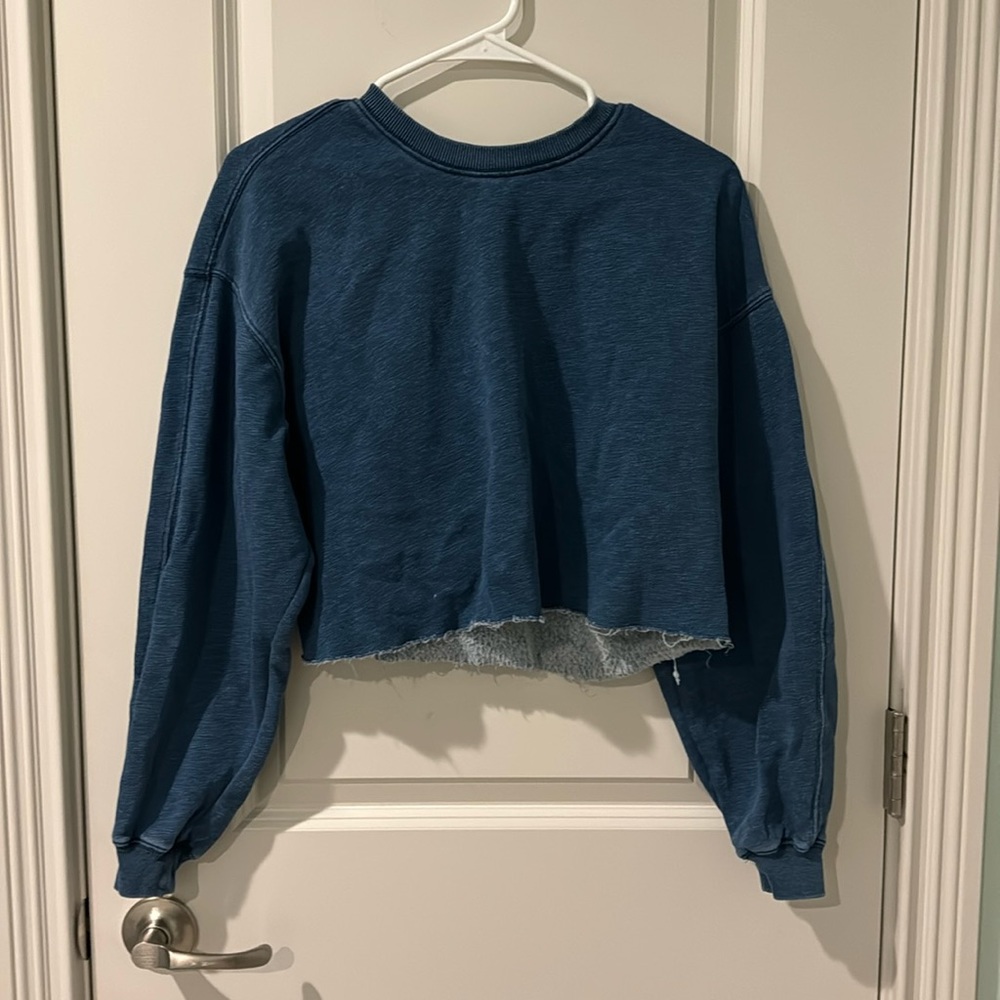 Fabletics Cropped Raw Hem Blue Sweatshirt